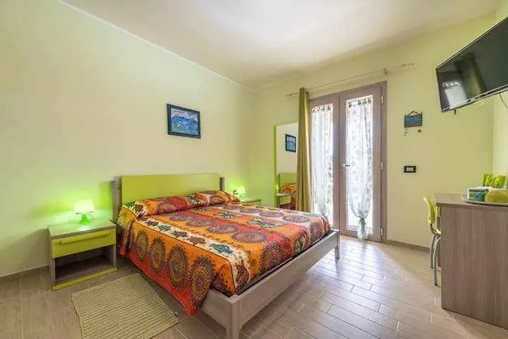 Larcobaleno Di Chia Cin It11101Ce Bed and Breakfast Domus De Maria