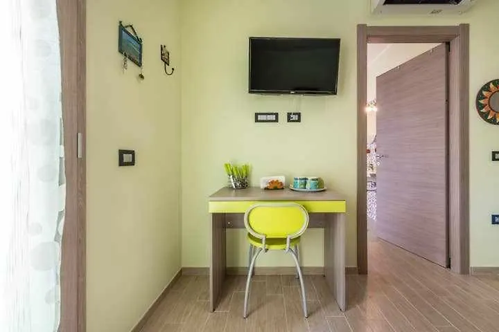 Bed & Breakfast Larcobaleno Di Chia Cin It11101Ce Bed and Breakfast Domus De Maria Italien