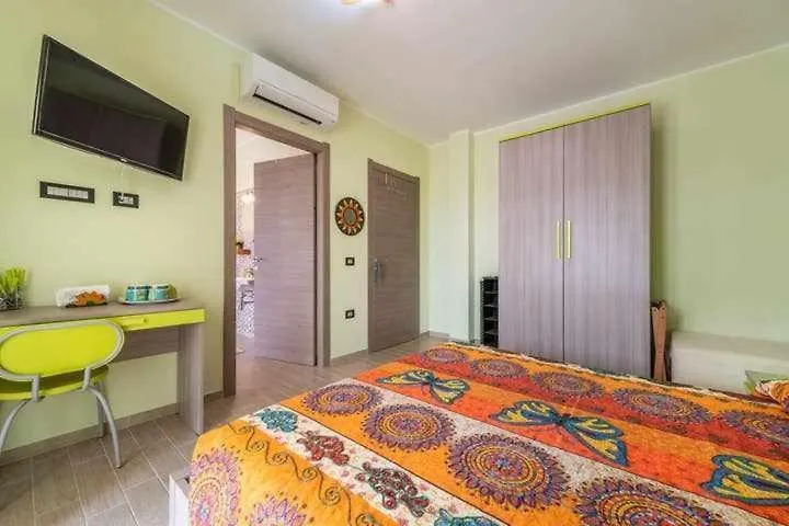 Bed & Breakfast Larcobaleno Di Chia Cin It11101Ce Bed and Breakfast Domus De Maria