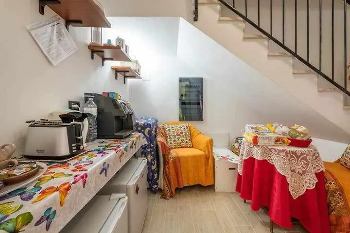 Larcobaleno Di Chia Cin It11101Ce Bed and Breakfast Domus De Maria Italien