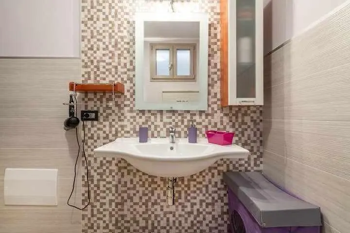 Larcobaleno Di Chia Cin It11101Ce Bed and Breakfast Domus De Maria Italien